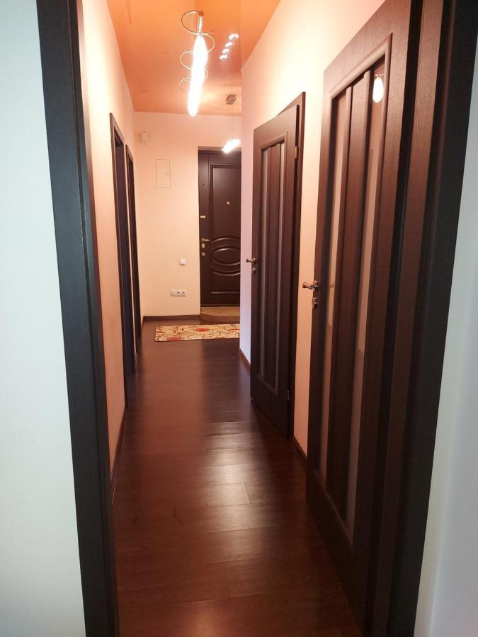 Central Point Apartment Lviv Bagian luar foto