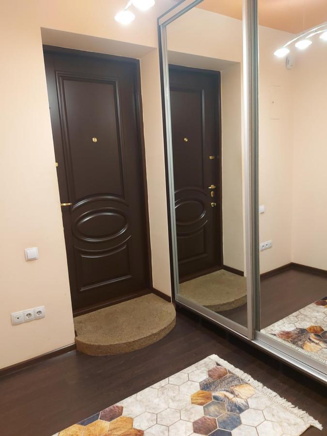 Central Point Apartment Lviv Bagian luar foto