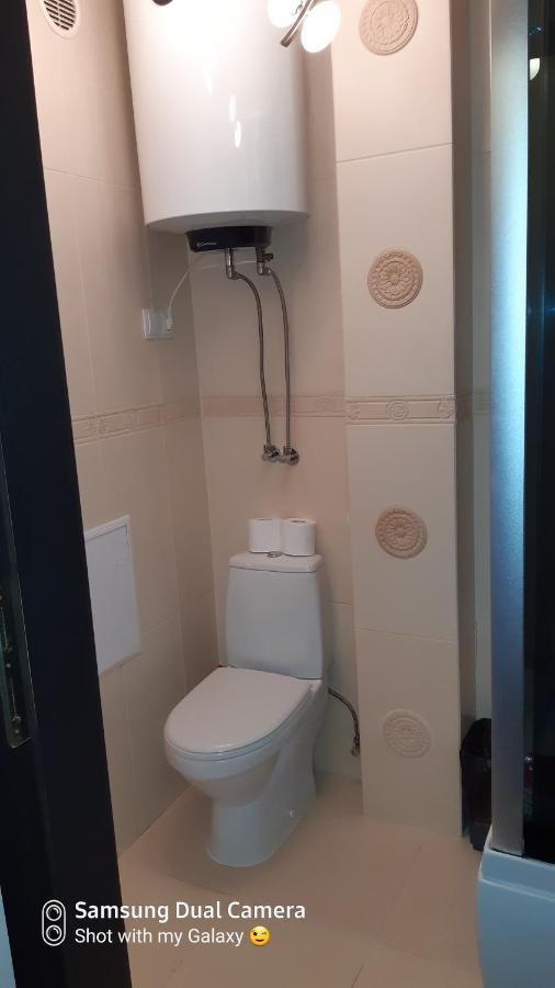 Central Point Apartment Lviv Bagian luar foto